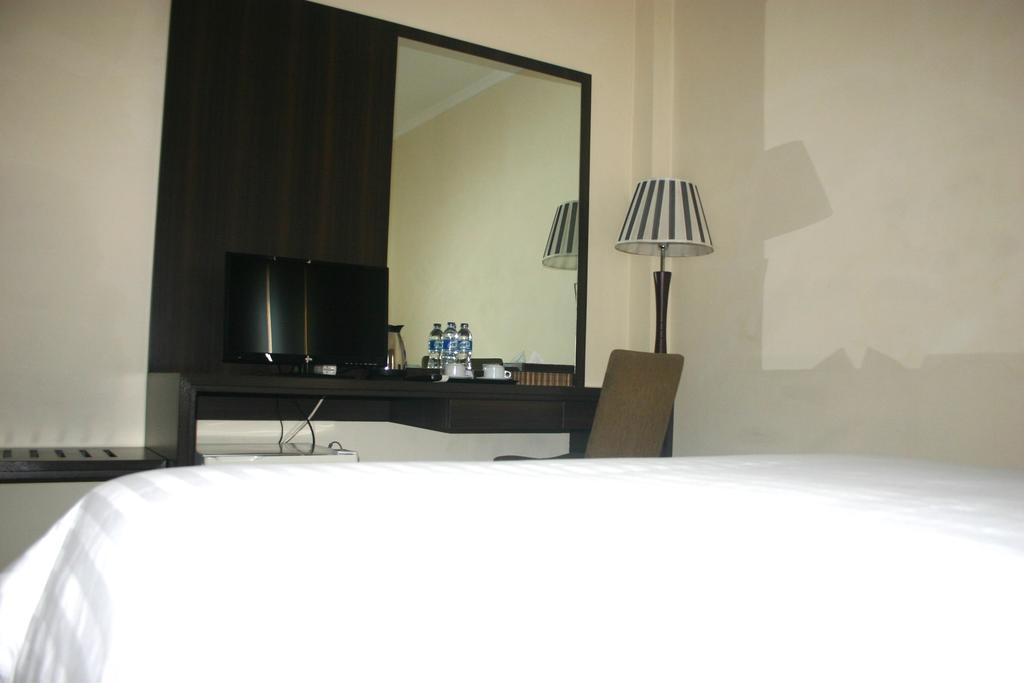 Royal Mamberamo Hotel Sorong Δωμάτιο φωτογραφία