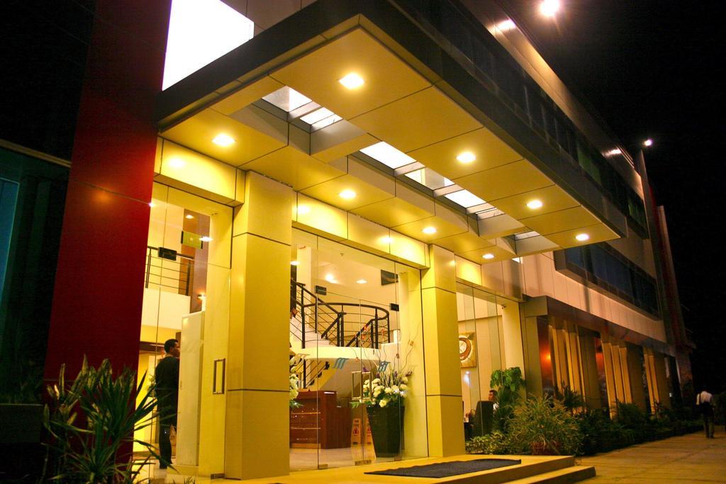 Royal Mamberamo Hotel Sorong Εξωτερικό φωτογραφία