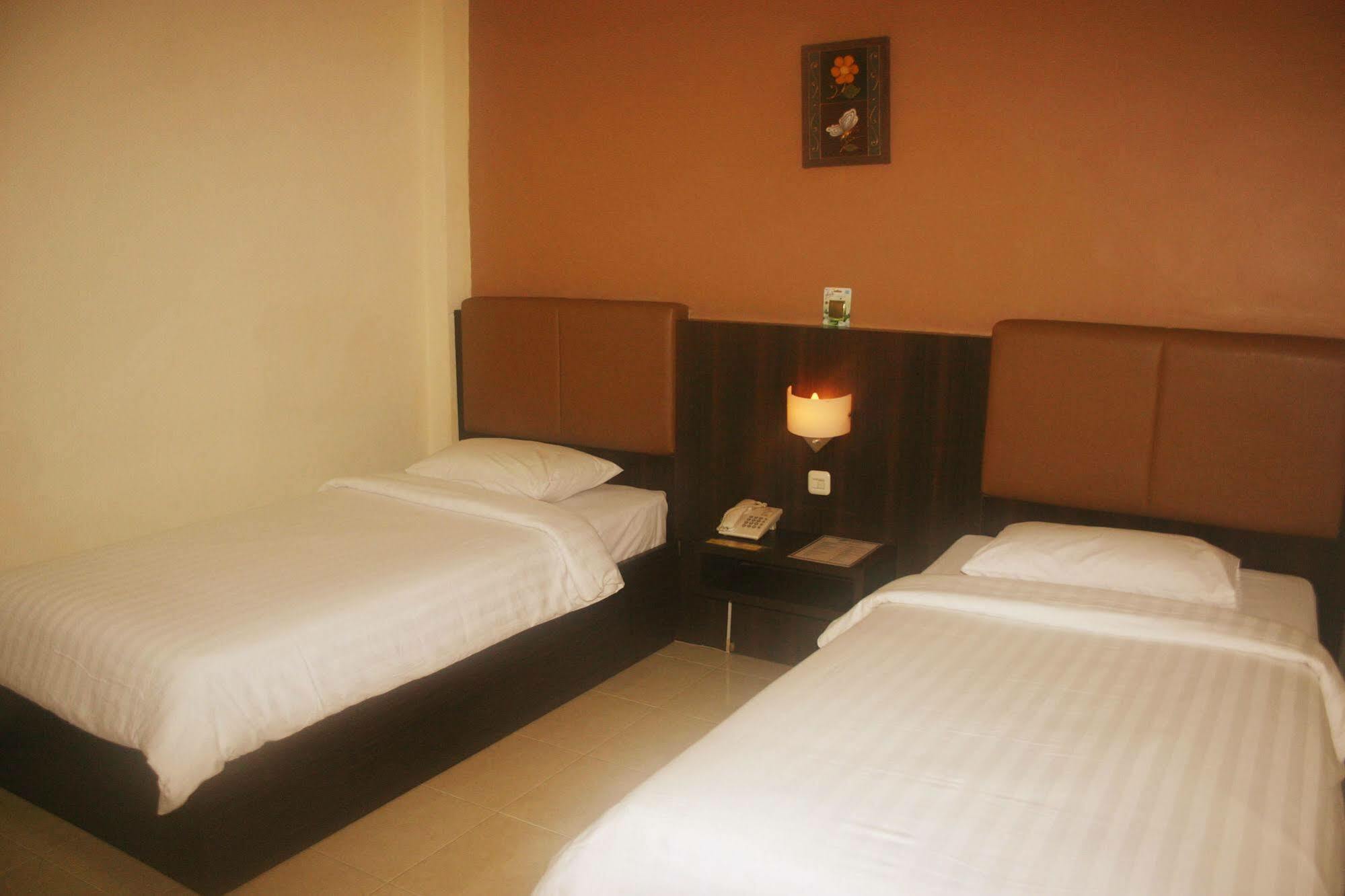 Royal Mamberamo Hotel Sorong Εξωτερικό φωτογραφία