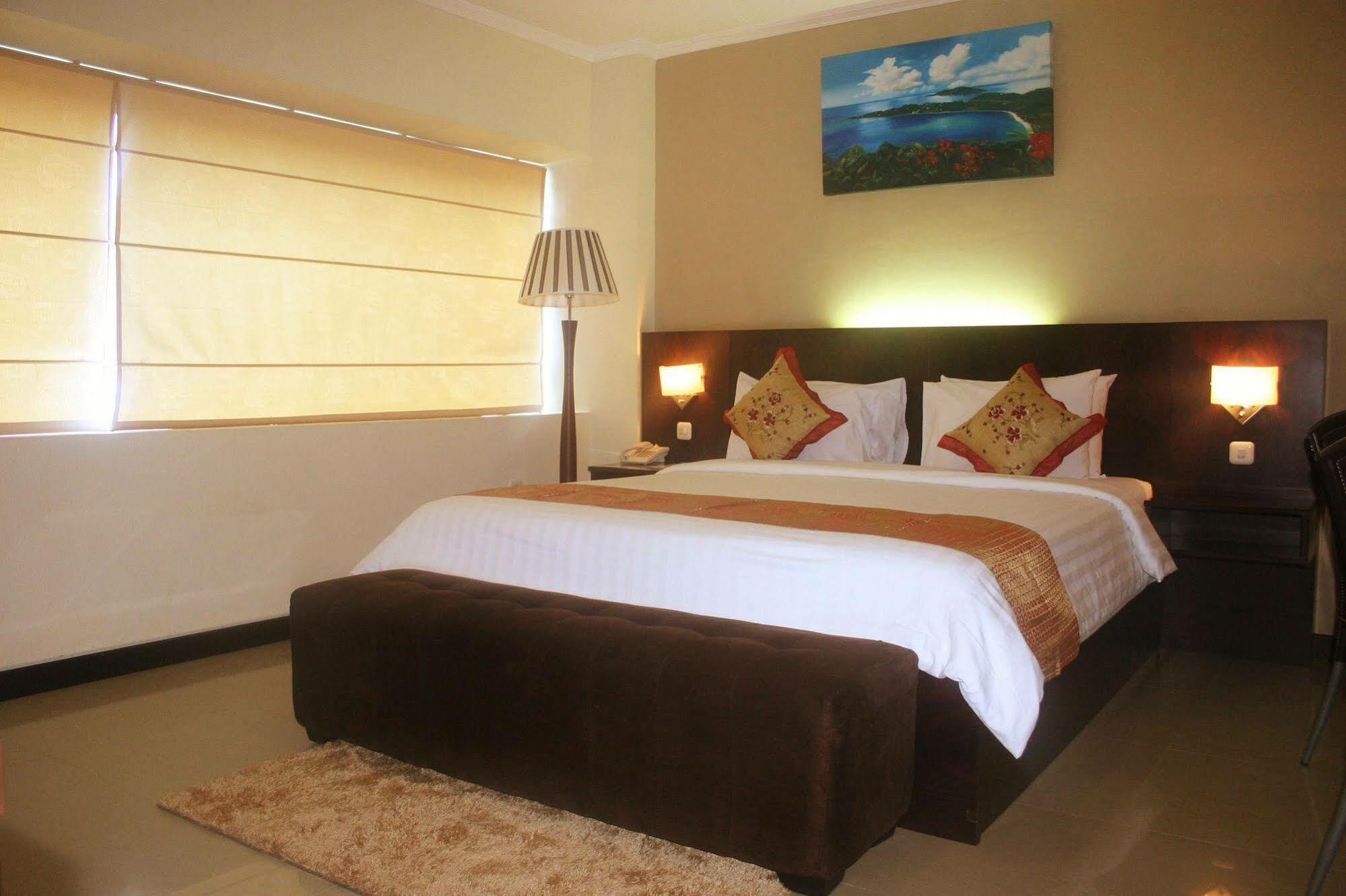 Royal Mamberamo Hotel Sorong Εξωτερικό φωτογραφία